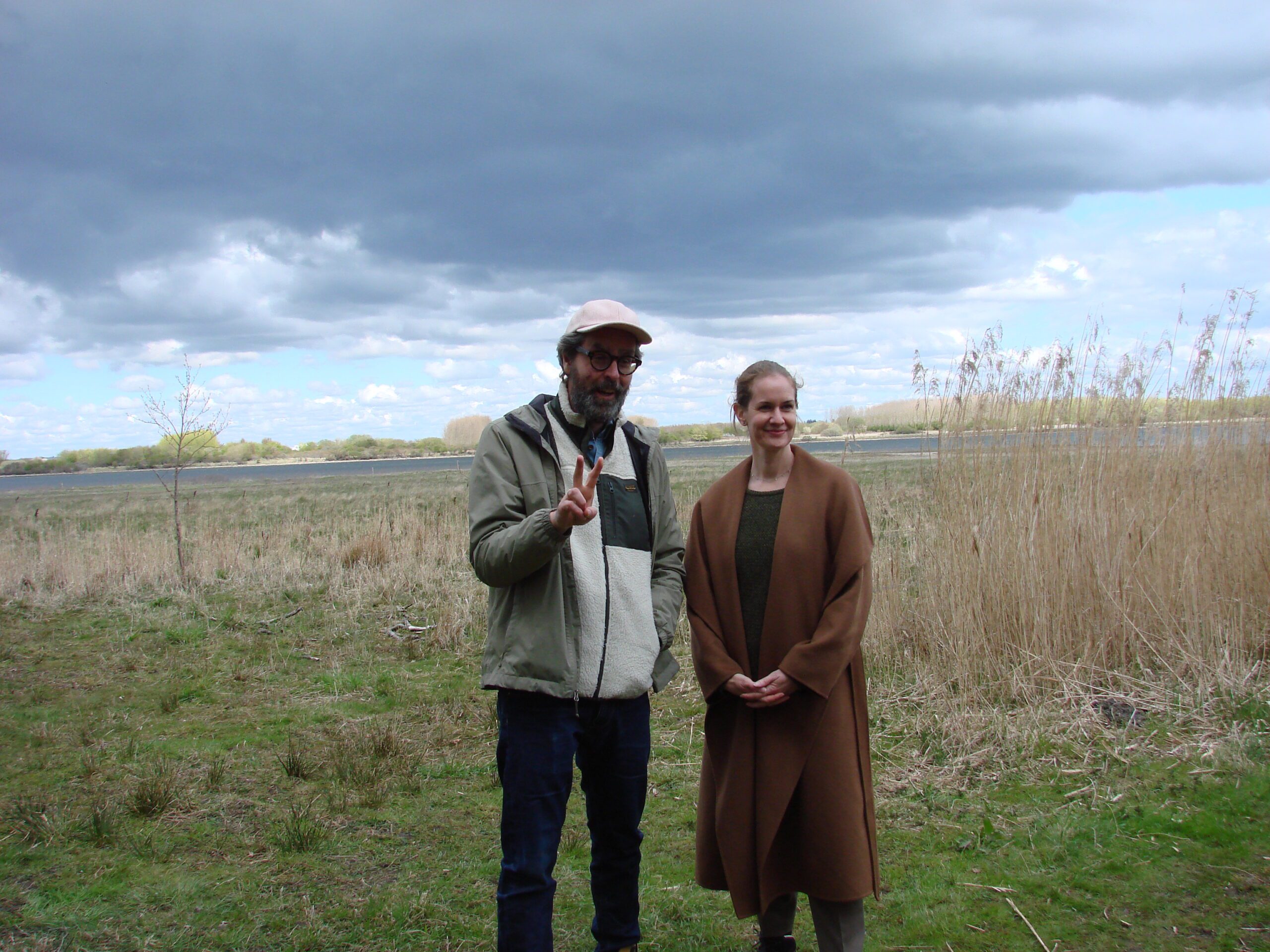 På billedet ses Præsident for Danmarks Naturfredningsforening: Maria Reumert Gjerding, samt Komiker og tegner Anders Morgenthaler.